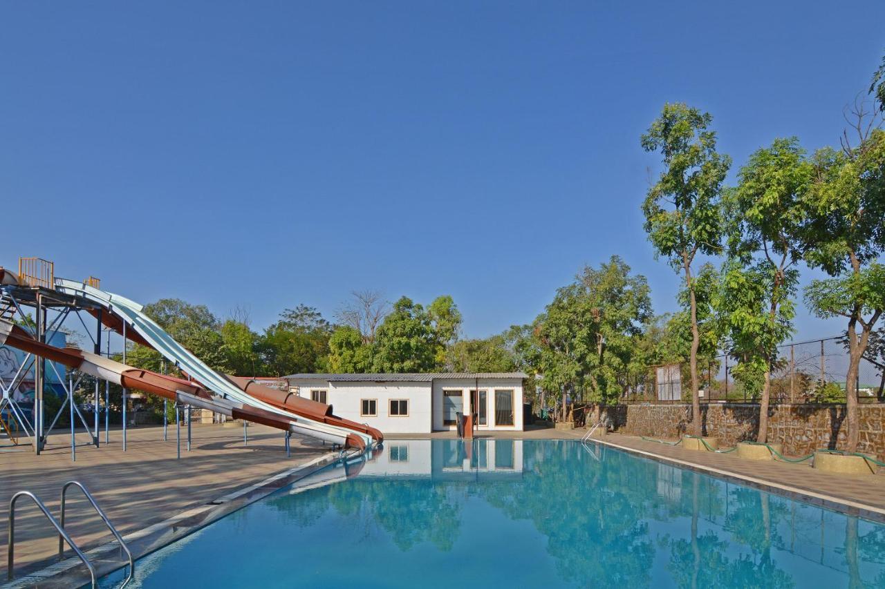 Oyo Midway Park Resort Atgaon Ngoại thất bức ảnh