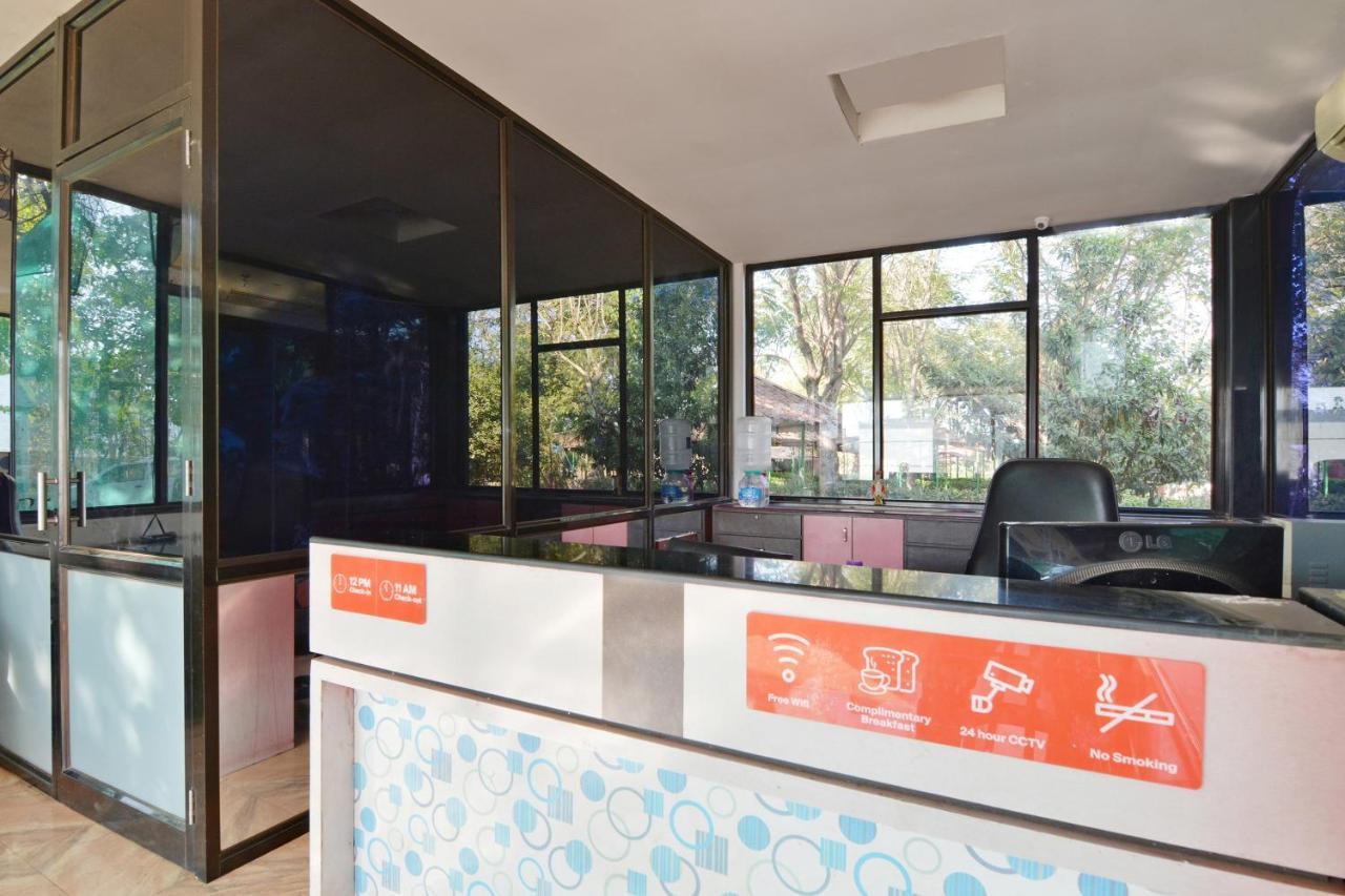 Oyo Midway Park Resort Atgaon Ngoại thất bức ảnh