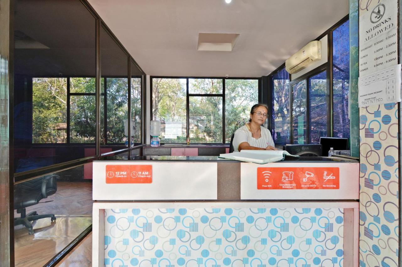 Oyo Midway Park Resort Atgaon Ngoại thất bức ảnh