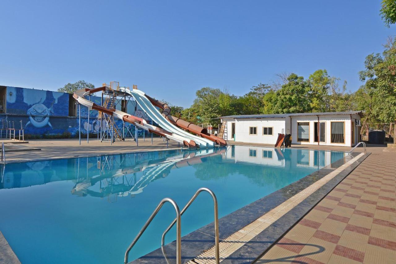 Oyo Midway Park Resort Atgaon Ngoại thất bức ảnh